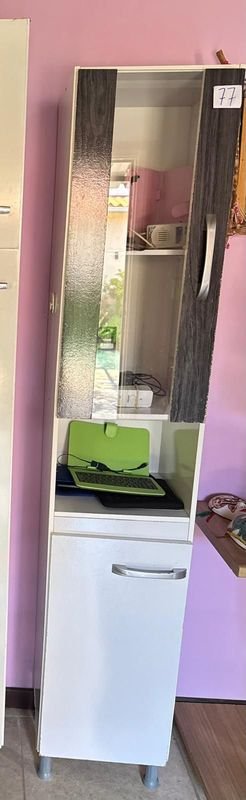 Armario Vertical de 2 Puertas con Estantería y Ventana - imagen 2