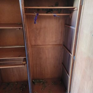 Ropero Francés de Madera con Dos Puertas - imagen 3