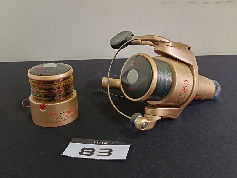 Reel de Pesca Quick AT250 Dorado con Carrete Adicional