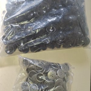 Lote anterior: Lote de Botones Negros y Plateados