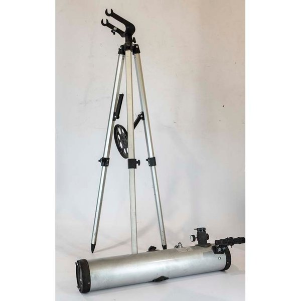 Lote siguiente: Telescopio con trípode para observación