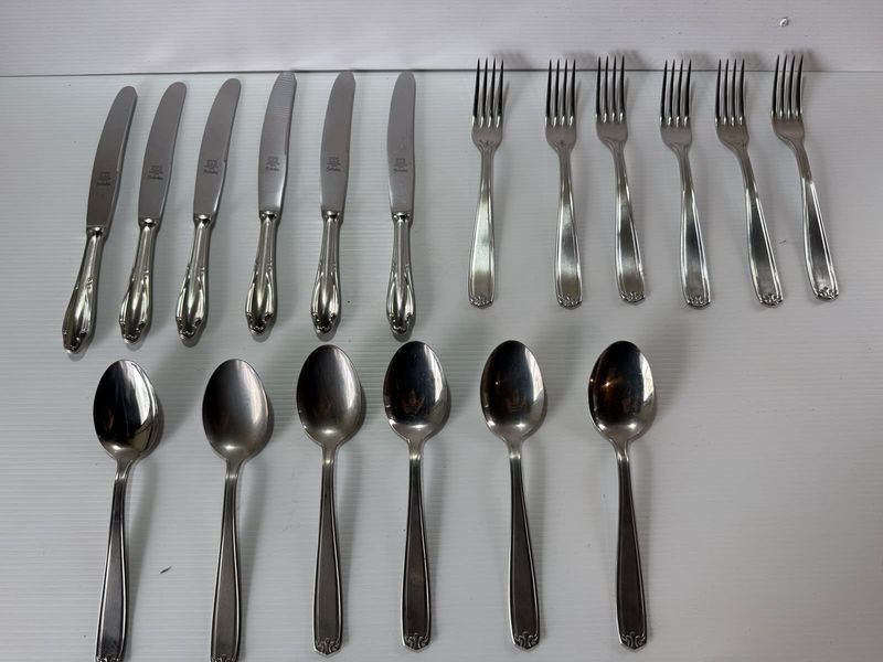 Juego de Cubiertos Hercules Inox: 6 Cuchillos, 6 Tenedores, 6 Cucharas Soperas