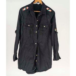 Lote anterior: Camisa Negra Jazmín Chebar Talle 40 con Detalles Coloridos