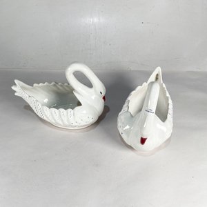 Dos Centros de Mesa de Loza con Forma de Cisne - imagen 2