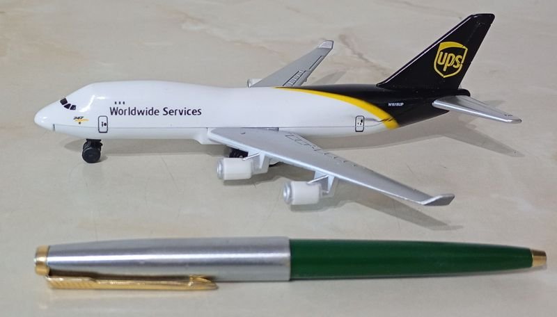 Lote anterior: Avión Boeing 747 a escala de la empresa UPS