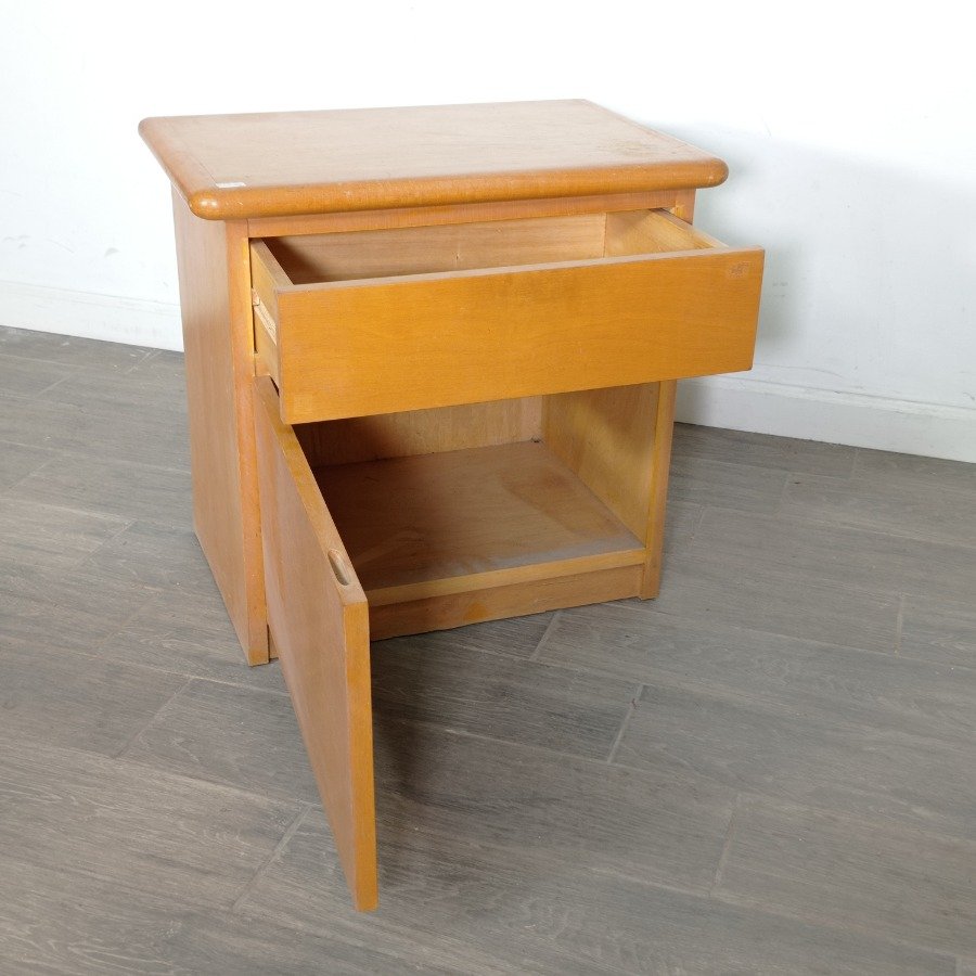 Mesa de luz en pino con cajón y puerta - imagen 3