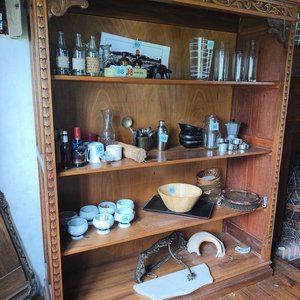 Estante Antiguo de Roble con Detalles Tallados - imagen 1