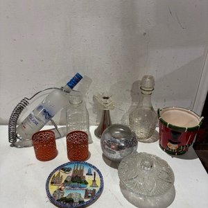 Lote anterior: Lote de Adornos Varios: Botella Goose, Portavelas y Más