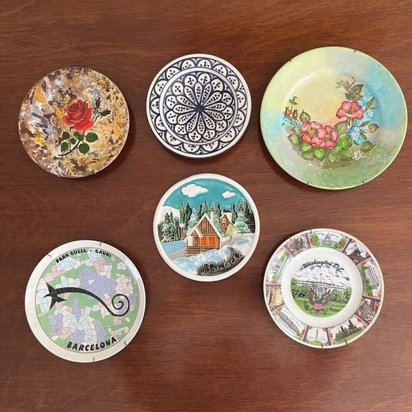 6 Platos Decorativos de Porcelana Pintados a Mano - imagen 1