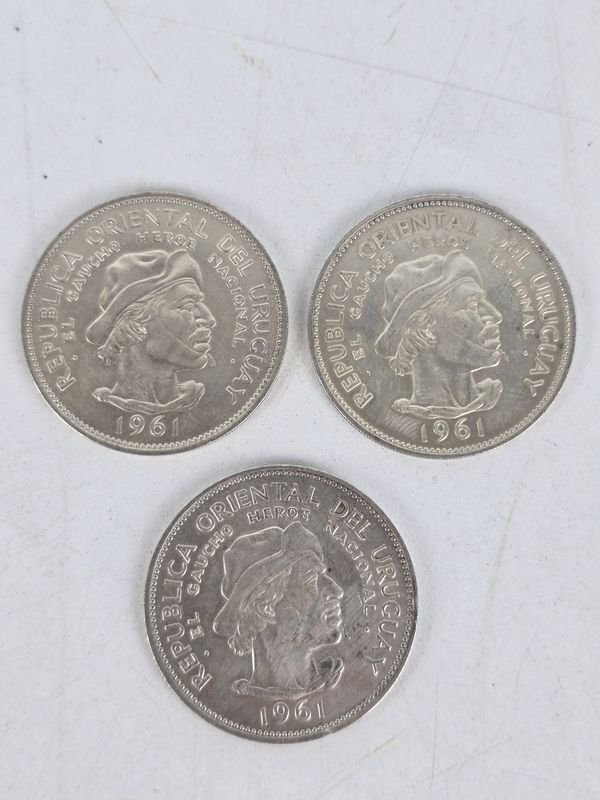 3 Monedas de Plata Uruguayas "Héroe Nacional Gaucho" - 1961 - imagen 1
