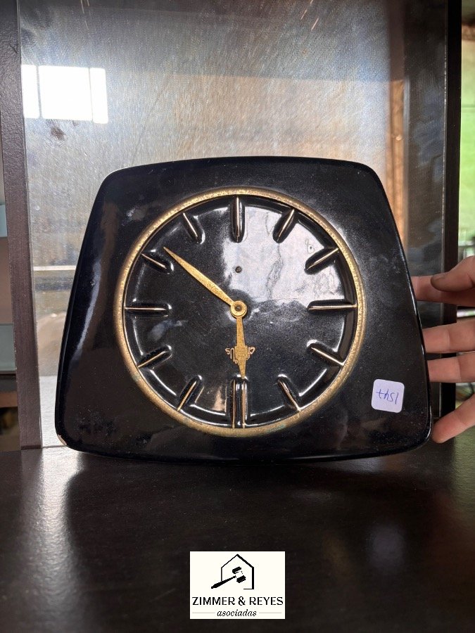 Reloj de Mesa Adorno Negro con Detalles Dorados