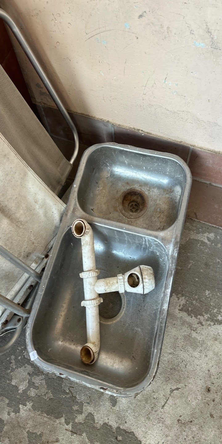 Lote anterior: Pileta en Mal Estado