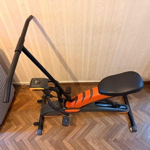 Bicicleta Fija de Ejercicio Naranja y Negra - imagen 3