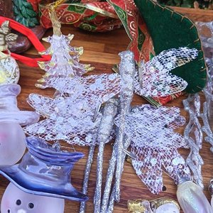 Lote Navideño: Figuras de Pesebre, Casa Navideña, Adornos y Luces - imagen 8