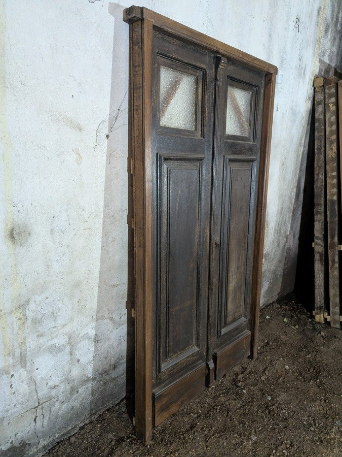 Puerta antigua de frente doble hoja y marco - imagen 3