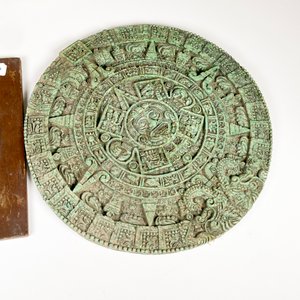 Dos Placas Aztecas de Pasta y Cantimplora con Forro - imagen 4