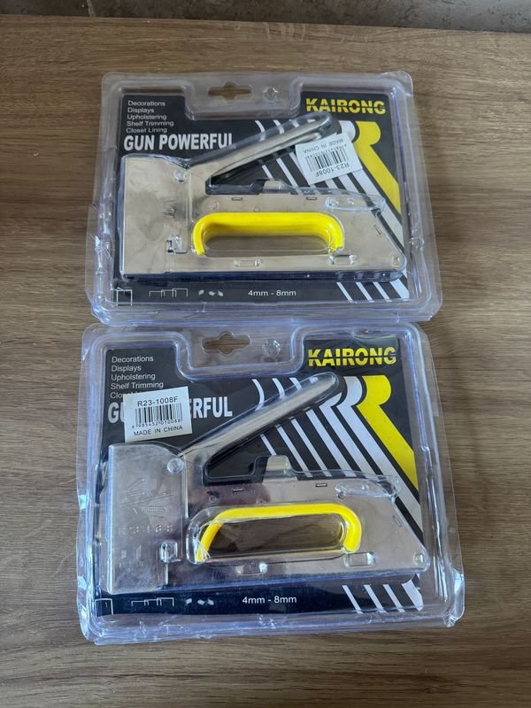 Set de 2 Engrapadoras Manuales Kairong para Uso Doméstico y Profesional