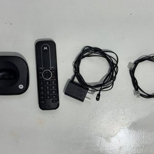 Teléfono Inalámbrico Motorola con Base y Cargador - imagen 6