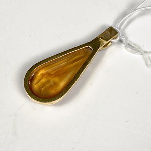 Colgante de Oro con Piedra Topacio y Detalles de Diamantes - imagen 4