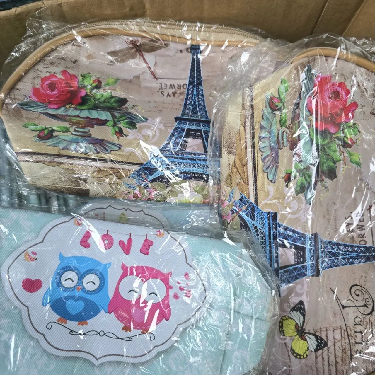 Necesaires con diseños de la Torre Eiffel y pájaros - imagen 2