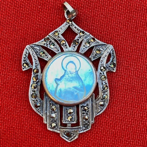 Colgante Hermoso dije de plata con marquesitas y nácar - imagen 1