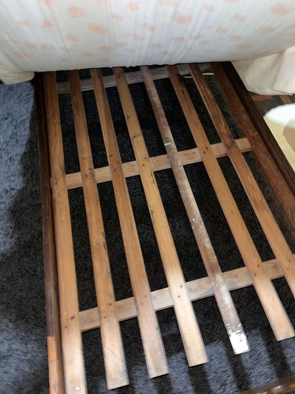 Cama Inglésa y Colchón de Una Plaza - Muebles de Hogar - imagen 4