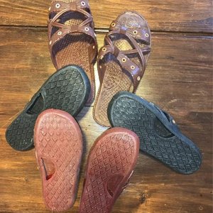 Lote siguiente: 3 Pares de Sandalias de Goma para Mujer