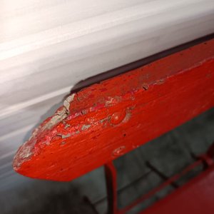 Lote de Tres Sillas Plegables Antiguas Rojas de Metal y Madera - imagen 6