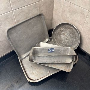 Lote anterior: Set de 5 Artículos de Aluminio para Cocina: Budinera, Tortera y Fuentes