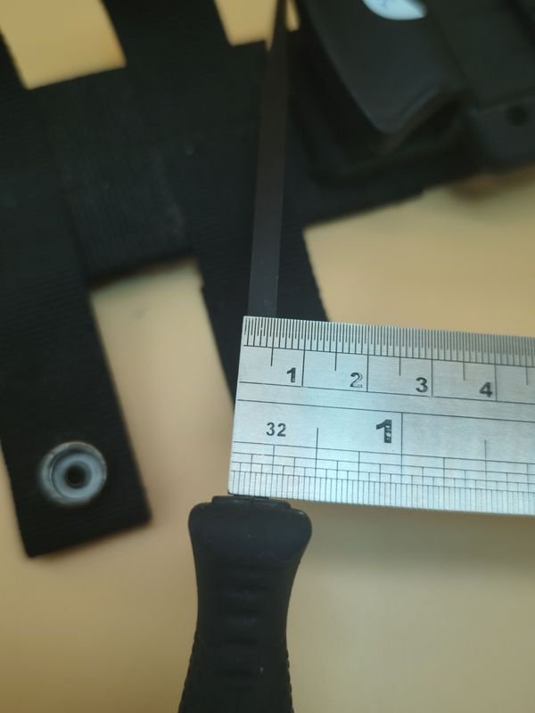 Cuchillo táctico Gerber con funda rígida y sistema de fijación - imagen 12
