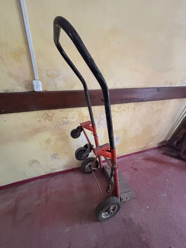 Lote anterior: Carretilla de carga manual en impecable estado
