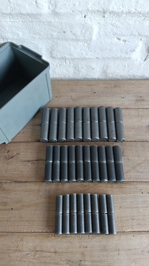 18 Visagras de Barril Metálicas (8, 9 y 10 cm)
