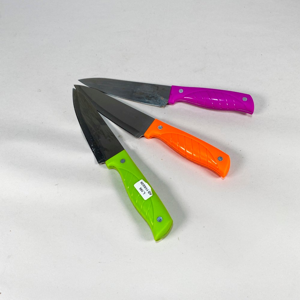 Lote anterior: Tres cuchillos de cocina con mangos de diferentes colores