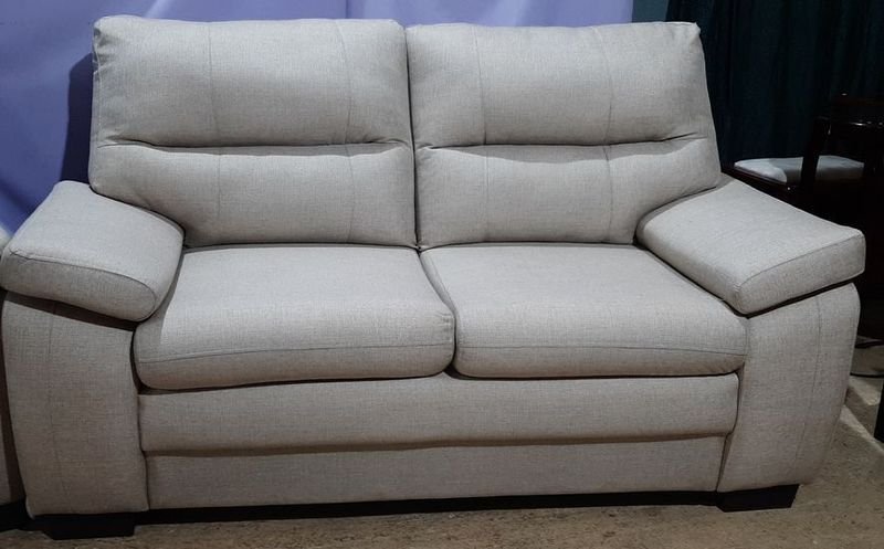 Sofá Tapizado con Mesa y Silla - imagen 3
