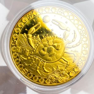Moneda Coleccionable Signo Cáncer Color Dorado con Estuche - imagen 2