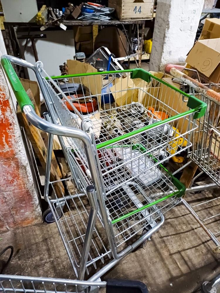 Carro de Supermercado Metálico con Manijas Verdes