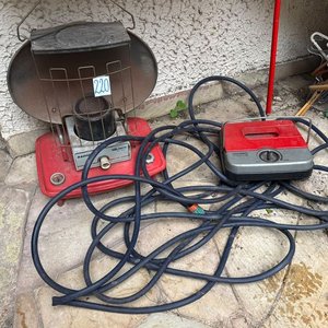Lote siguiente: Estufa a Kerosene, Aspiradora Manual, Manguera y Lote de Perchas
