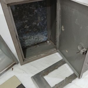 Caja de Llaves Térmicas y Artículos de Electricidad Varios - imagen 2