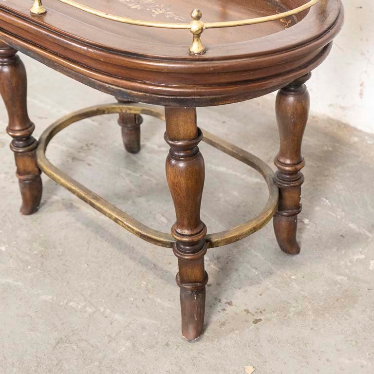 Mesa de sala de madera con barandillas de metal dorado - imagen 3