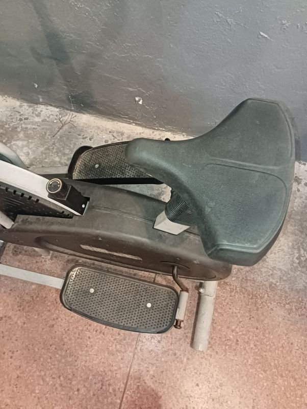 Bicleta / escaladora de entrenamiento en casa - imagen 4