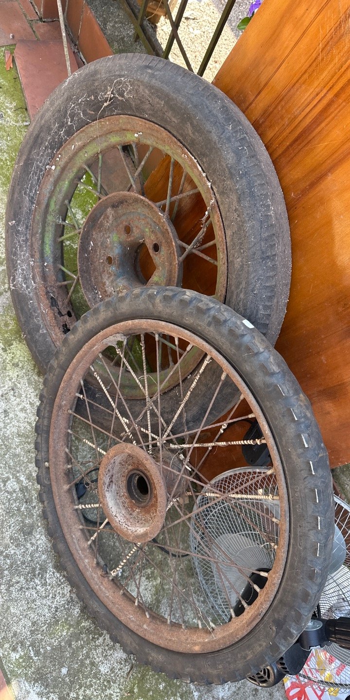 Juego de Ruedas Antiguas para Moto o Bicicleta