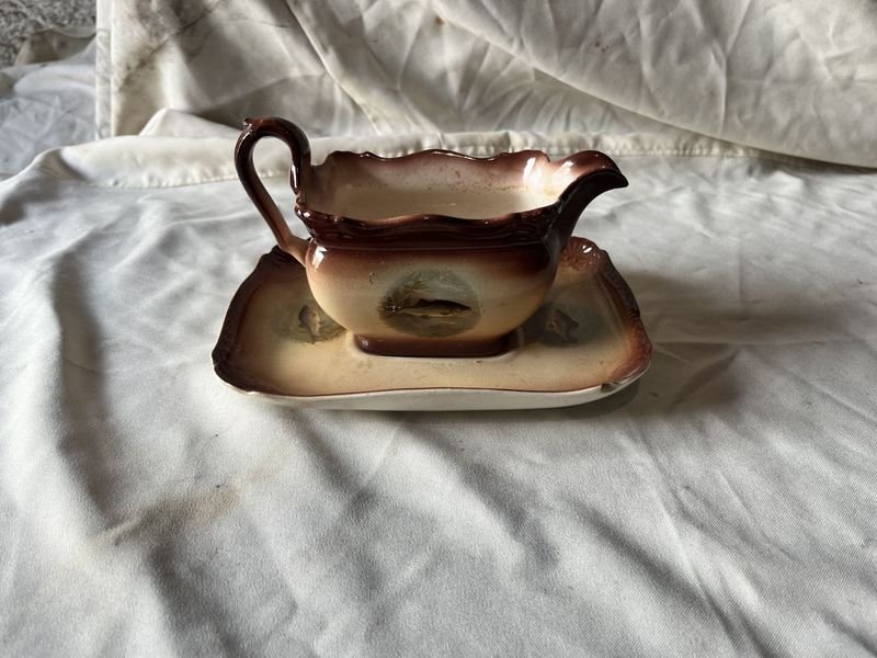 Lote anterior: Salsera alemana de porcelana y cerámica