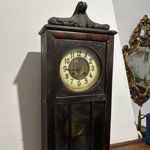 Reloj de Pared Antiguo a Péndulo con Caja de Madera Tallada - imagen 1