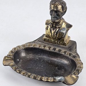 Cenicero de Bronce con Busto de Lincoln y Sello de Washington D.C. - imagen 1