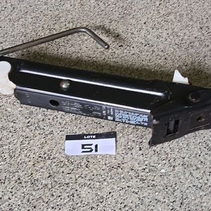 Mini Compresor Inflador Portátil 12V y Gato Mecánico para Auto - imagen 3