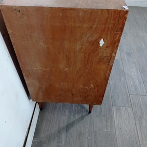 Cómoda estilo americano con 4 cajones y tiradores de bronce - imagen 5