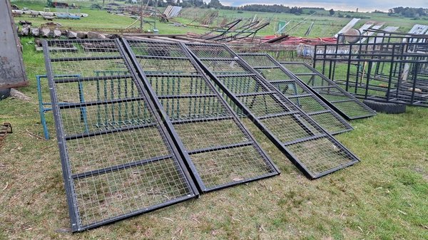 Paneles Metálicos de Malla para Cercado o Construcción