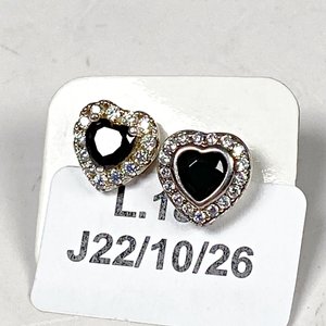 Par de Caravana Corazón con Piedras Negras y Blancas - imagen 3