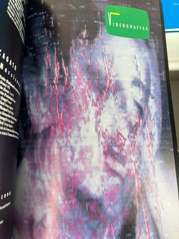 Colección de libros de arte contemporáneo, videoarte y textiles - imagen 17