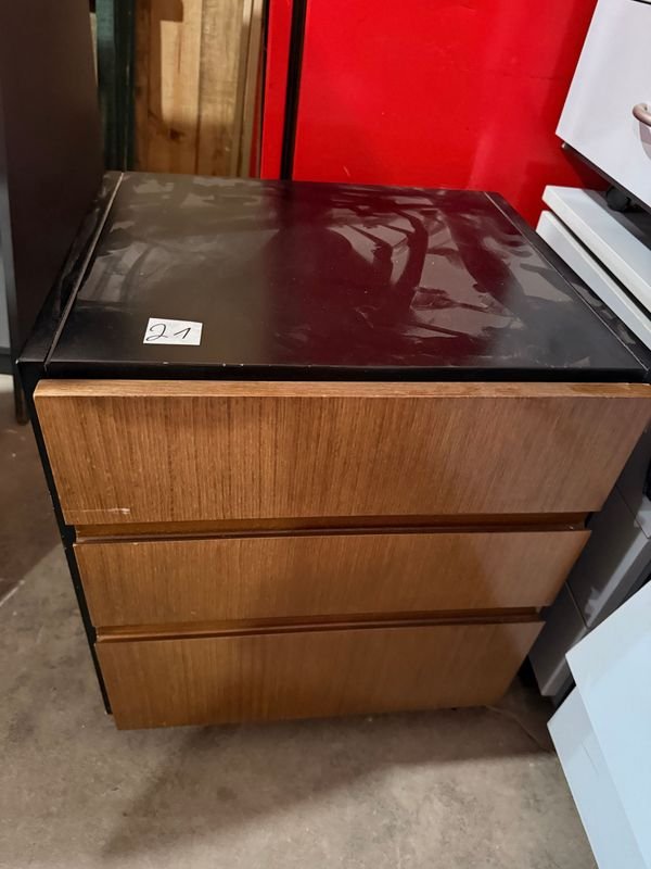 Cajonera Marrón y Negra con 3 Cajones